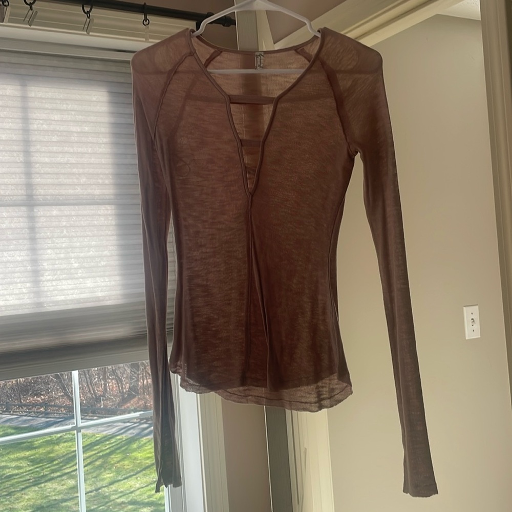 Free peoplel cute shirt nude peach color